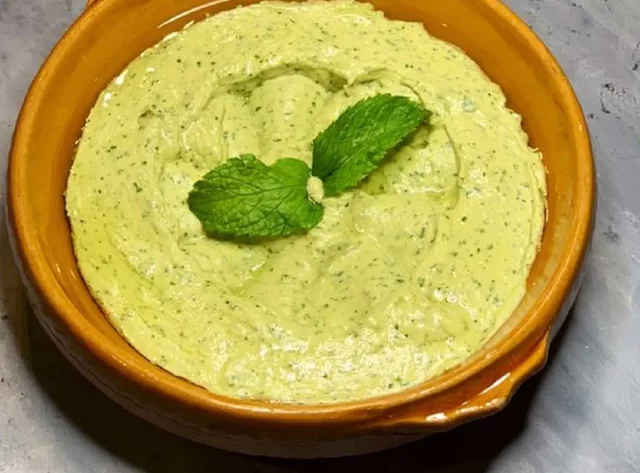 طريقة عمل الحمص بالريحان