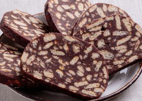 طريقة عمل حلى تمر بالبسكوت