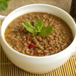 طريقة عمل شوربة العدس البني بدبس الرمان