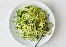 طريقة عمل نودلز الكوسا بالخضار الصحي