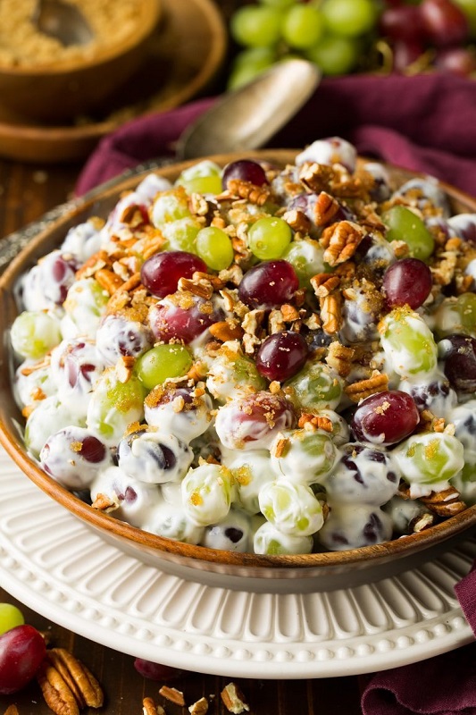 طريقة عمل سلطة العنب الكريمية