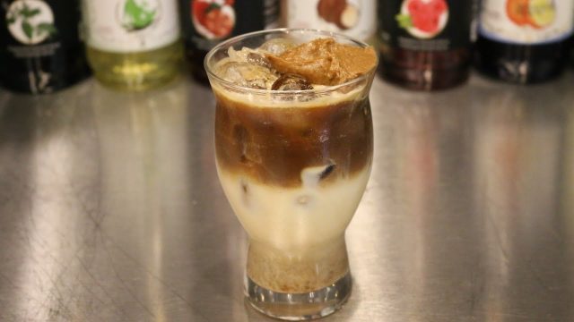 طريقة عمل لاتيه القهوة الباردة باللوتس