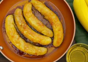 طريقة عمل موز مكرمل بالقرفة