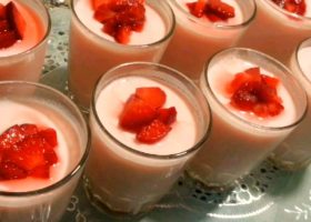 طريقة عمل ياغورت الفراولة في المنزل