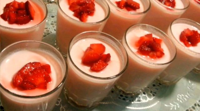طريقة عمل ياغورت الفراولة في المنزل