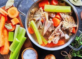 طريقة عمل شوربة العظام