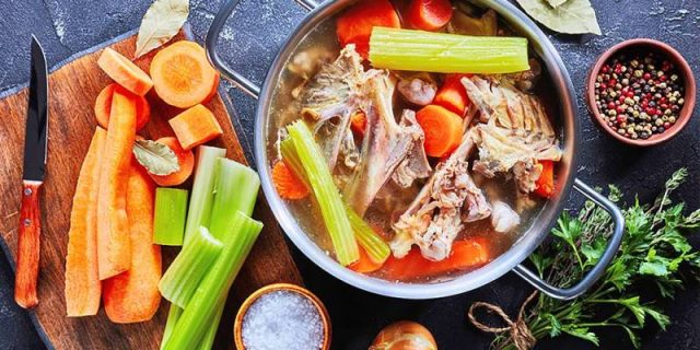 طريقة عمل شوربة العظام