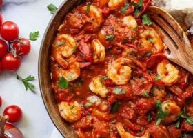 طريقة عمل طاجن سي فود بالطماطم