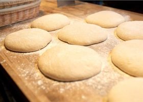 طريقة عمل عجينه الخبز في المنزل