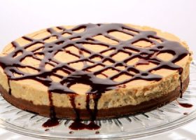 طريقة عمل تشيز كيك الشوكولاتة مع زبدة الفول السوداني