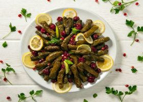 طريقة عمل يالنجي ورق العنب بالرمان والليمون