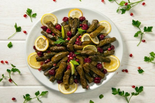 طريقة عمل يالنجي ورق العنب بالرمان والليمون