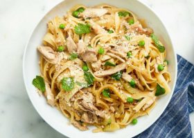 طريقة عمل باستا الدجاج والبازيلا