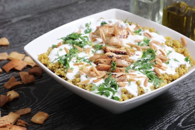 طريقة عمل فتة الفريكة بالدجاج