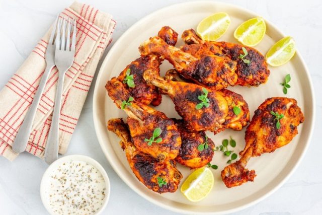 طريقة عمل دجاج محمر بالثوم والكزبرة للرجيم