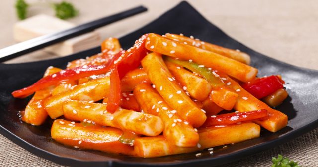 طريقة عمل كعك الأرز الكوري