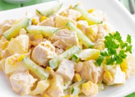 طريقة عمل سلطة الدجاج والذرة بالمايونيز