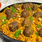 طريقة عمل الكبسة مع كريّات اللحم والخرشوف الشهية