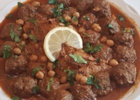 طريقة عمل مثوم جزائري بالمرق الأحمر