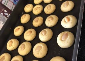 طريقة عمل غريبة اللوز بالحليب المحموس