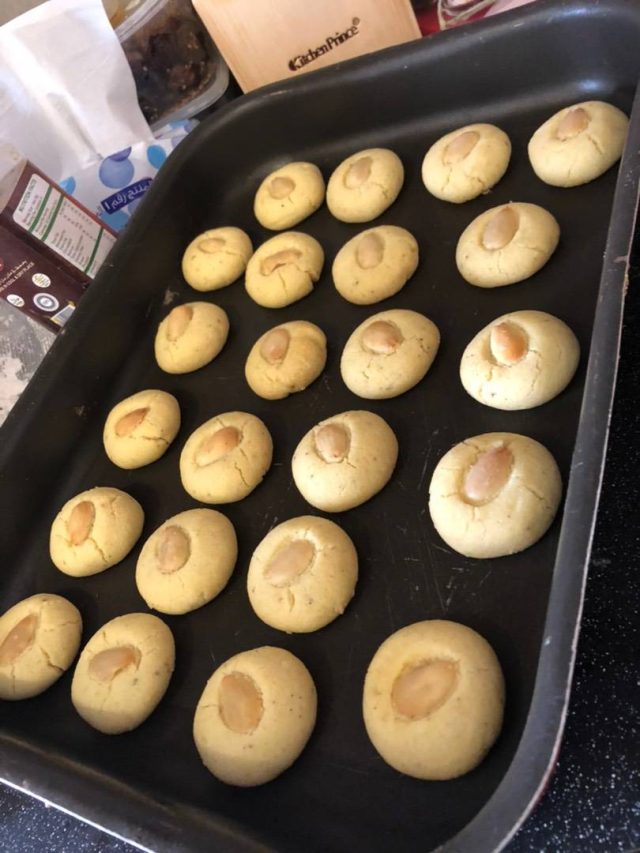 طريقة عمل غريبة اللوز بالحليب المحموس