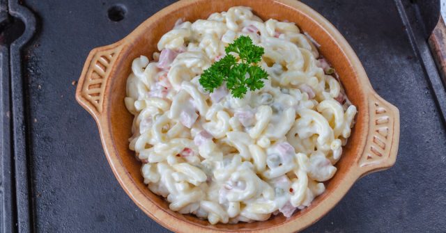 طريقة عمل سلطة المكرونة بالجبن والمايونيز