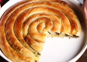 طريقة عمل فطيرة البيرقر الحلزونية