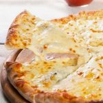 طريقة عمل البيتزا بصوص البشاميل