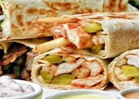 طريقة عمل ساندويش شاورما الدجاج بدبس الرمان