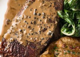 طريقة عمل ساندويش ستيك اللحم بصوص الفلفل الأسود