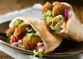 طريقة عمل شطائر الفلافل بالطحينة