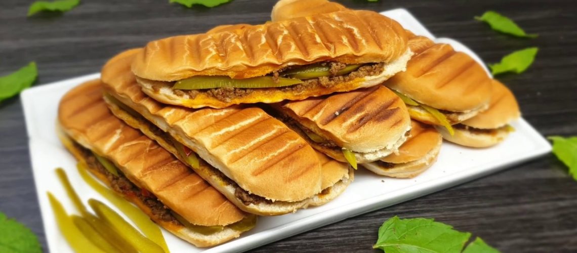 طريقة عمل ساندويش السجق الأرمني
