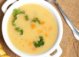 طريقة عمل شوربةالبطاطس بالشعيرية