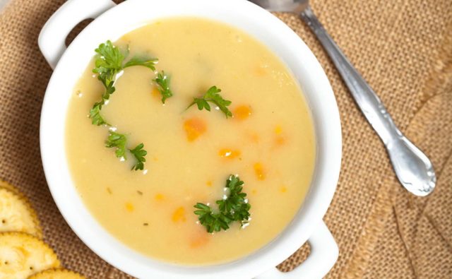 طريقة عمل شوربةالبطاطس بالشعيرية