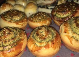 طريقة عمل فطيرة بالزعتر والزبدة