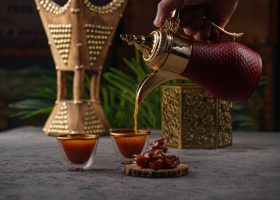 طريقة عمل قهوة سعودية بالقرنفل والزعفران