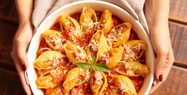 طريقة عمل مكرونة أصداف محشية