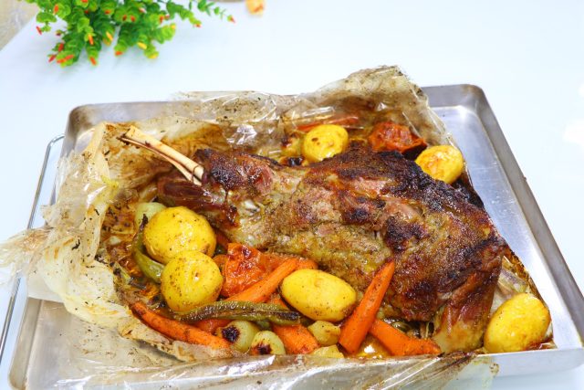 طريقة عمل كتف الخروف بالخضار