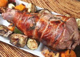 طريقة عمل لحم الضأن المشوي بالعسل