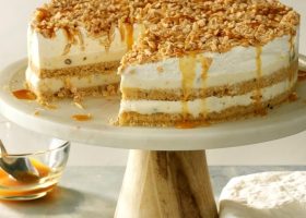 طريقة عمل كيكة القشطة بالعسل