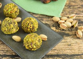 طريقة عمل كرات مفروكة الفستق الحلبي