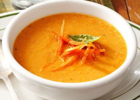 طريقة عمل شوربة القرنبيط والجزر