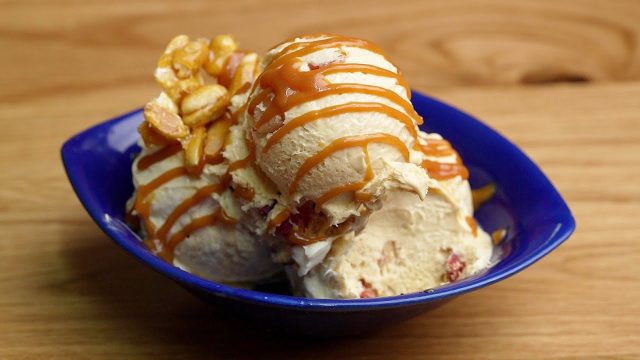 طريقة عمل آيس كريم التمر بصوص التوفي