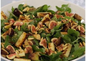 طريقة عمل سلطة الجرجير بالتين والتمر