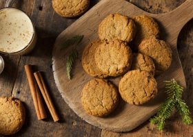 طريقة عمل البسكويت بالزنجبيل والبهارات