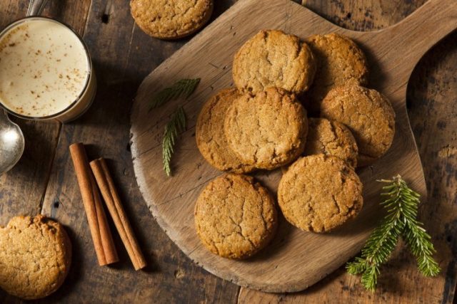 طريقة عمل البسكويت بالزنجبيل والبهارات