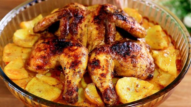 طريقة عمل دجاج مشوي بالفرن مع البطاطس