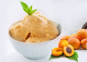 طريقة عمل آيس كريم المشمش