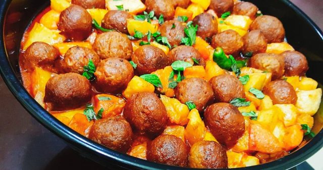 طريقة عمل كرات اللحم بالبطاطس