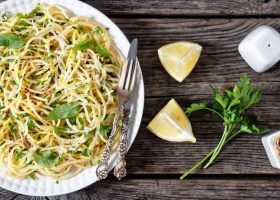 طريقة عمل باستا بالليمون والكزبرة